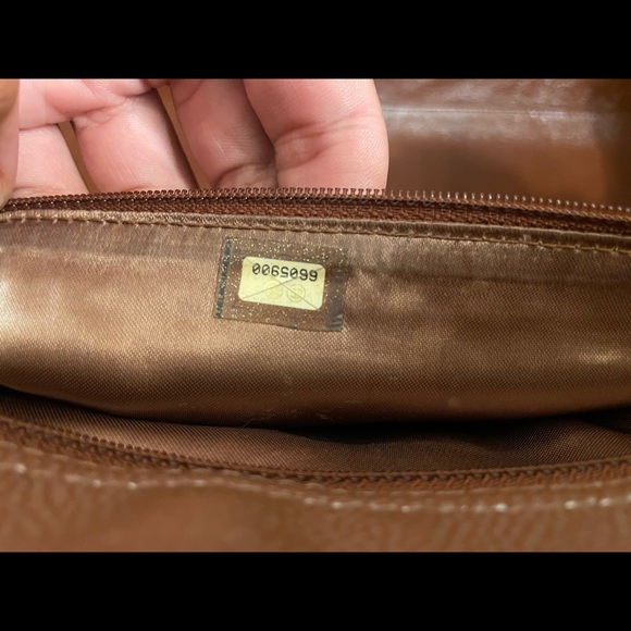 VINTAGE AUTHENTIC CHANEL CAVIAR IRIDESCENT TOTE - Picture 11 of 13